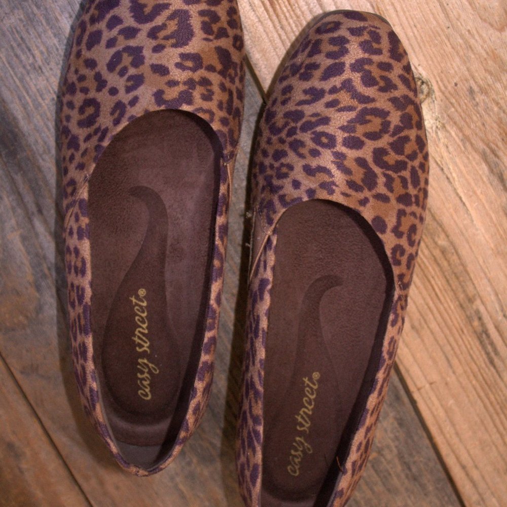 Easy Street Peace Leopard Super Suede NIB 7, 7.5, 8, 9 / Mediums and Narrows - Picture 3 of 14